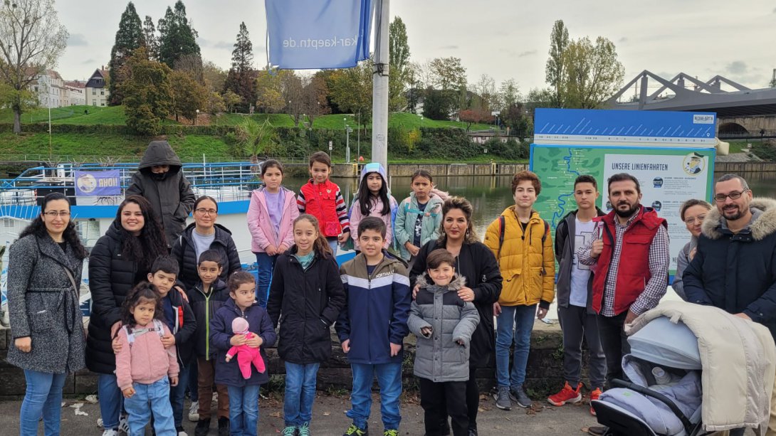 Türkçe ve Türk Kültürü Dersi'ne Katılan Öğrencilerimize Sonbahar Tatili Hediyesi Nehir Turu