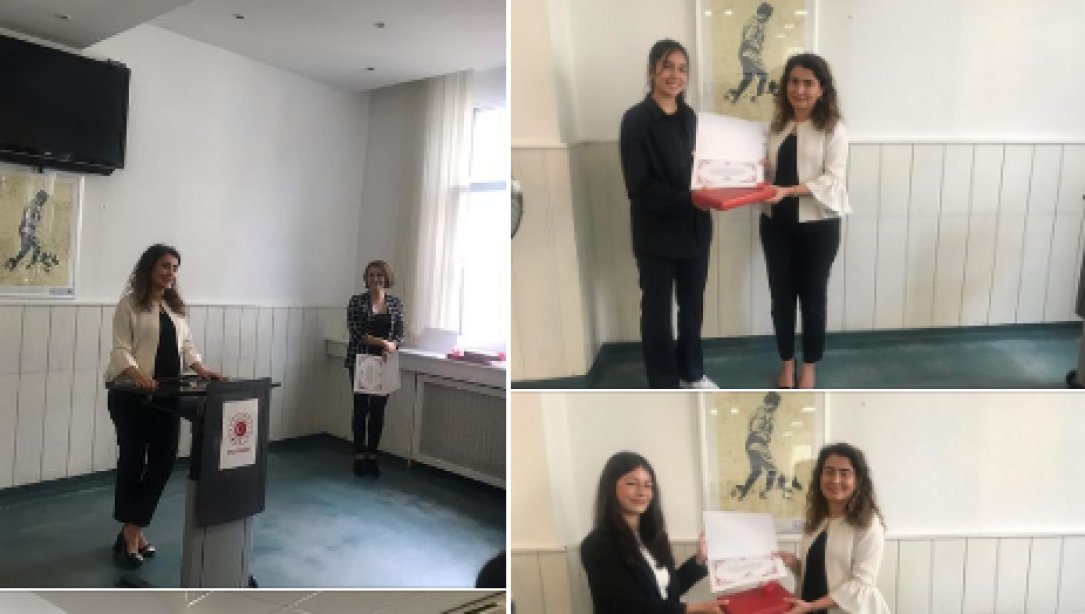 Gymnasium'u tam not (1.00) ile bitiren öğrencilerimiz Büşranur Öztürk ve Selin Eylül Demir'e ödülleri verildi.