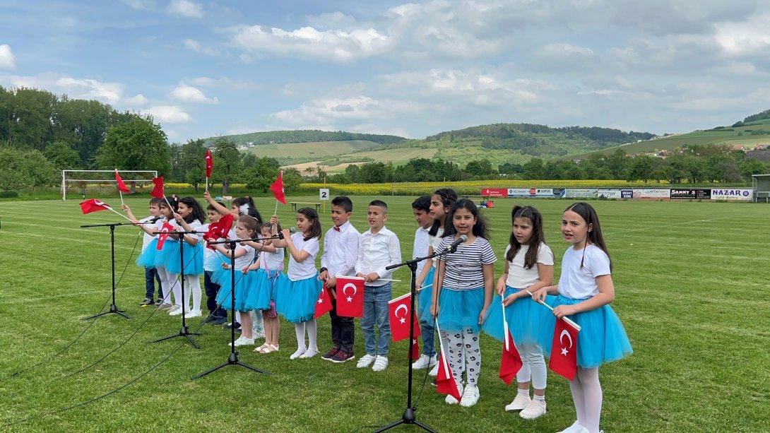 19 Mayıs Atatürk'ü Anma, Gençlik ve Spor Bayramı Künzelsau Lauda bölgesinde öğrencilerimizin güzel sunumlarıyla kutlandı.