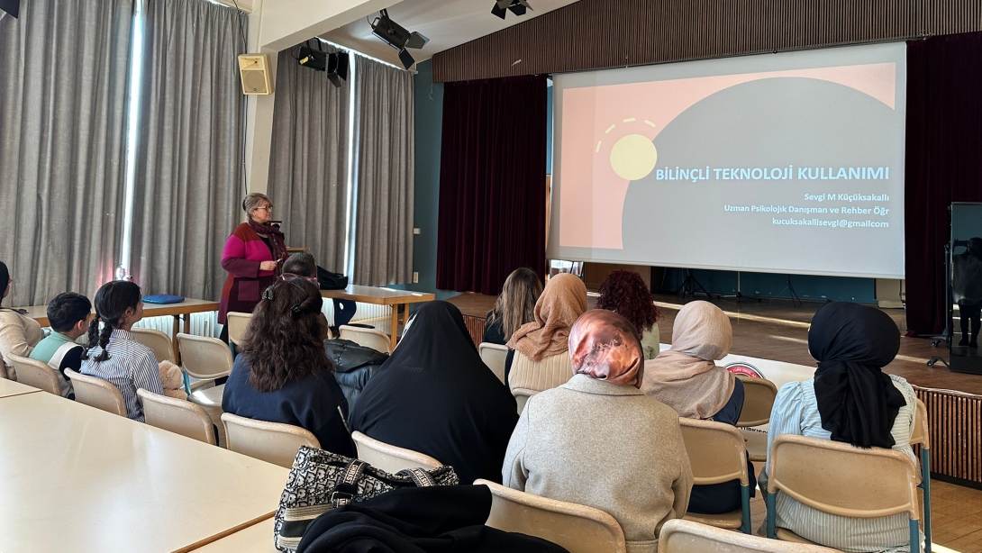 ''Teknoloji Bağımlılığı'' konulu veli seminerini gerçekleştirdik.