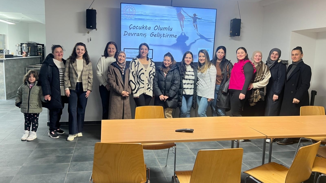 ''Çocukta Olumlu Davranış Geliştirme'' Konulu Veli Semineri